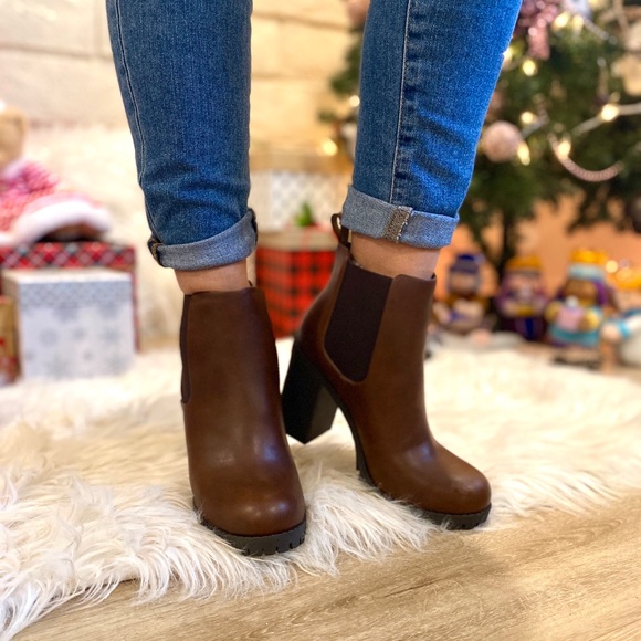 Shoes - Women Brown Faux Leather Chelsea Ankle Booties